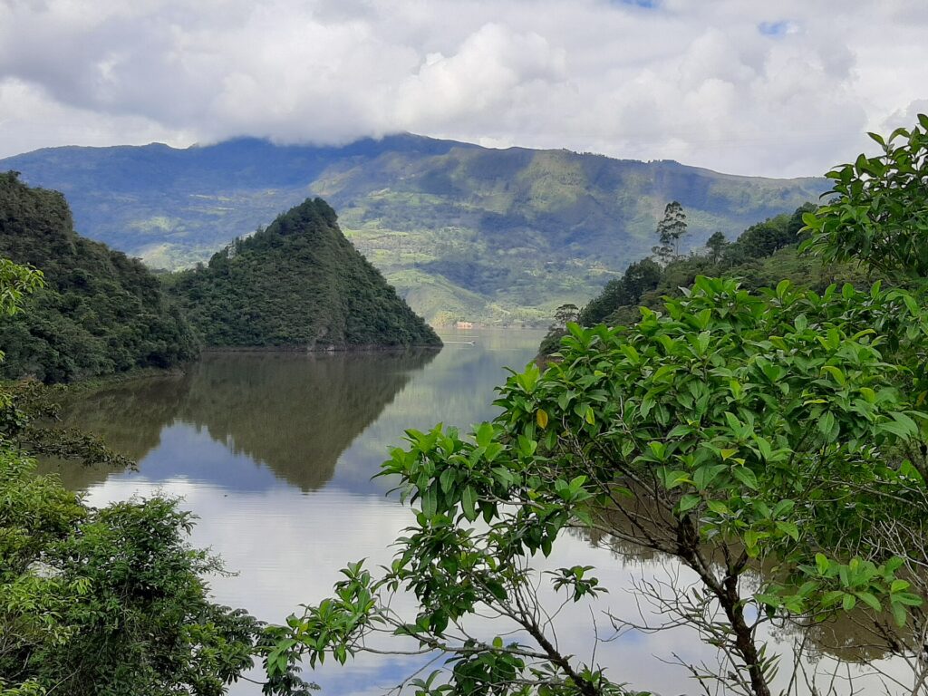 El embalse de La Esmeralda, la represa de Chivor