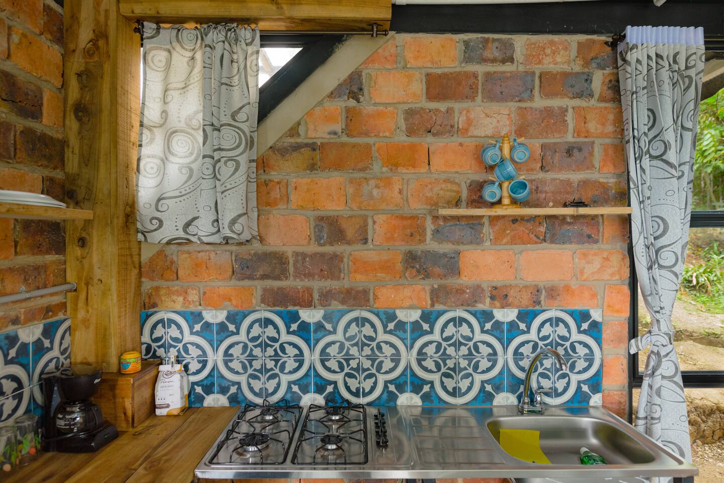 Cocina de El Estudio con baldosa hidráulica