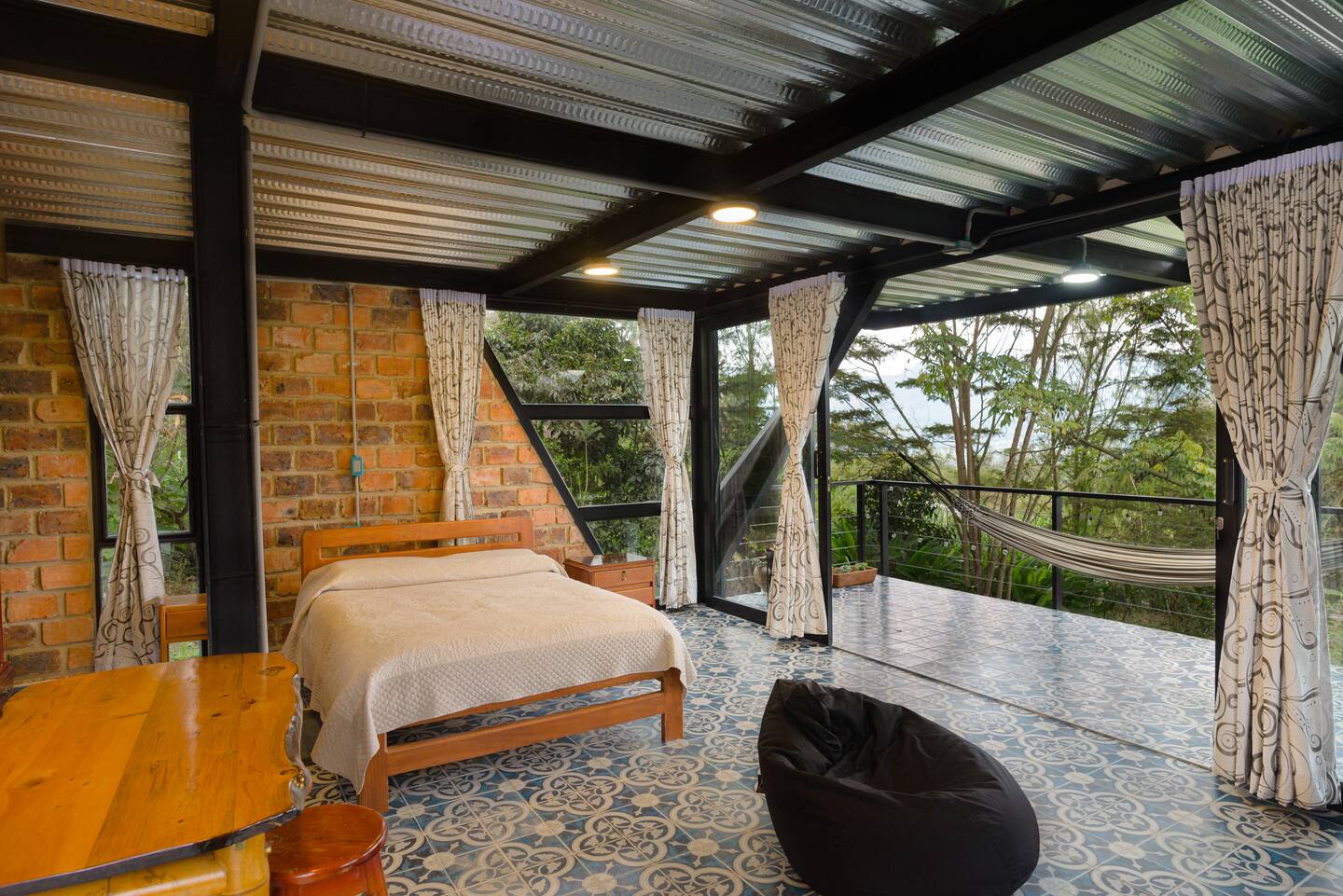 Cama y hamaca de El Estudio